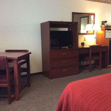 Sports Club Motel Wayne Bagian luar foto