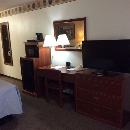 Sports Club Motel Wayne Bagian luar foto