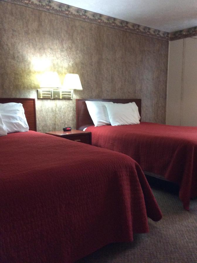 Sports Club Motel Wayne Bagian luar foto