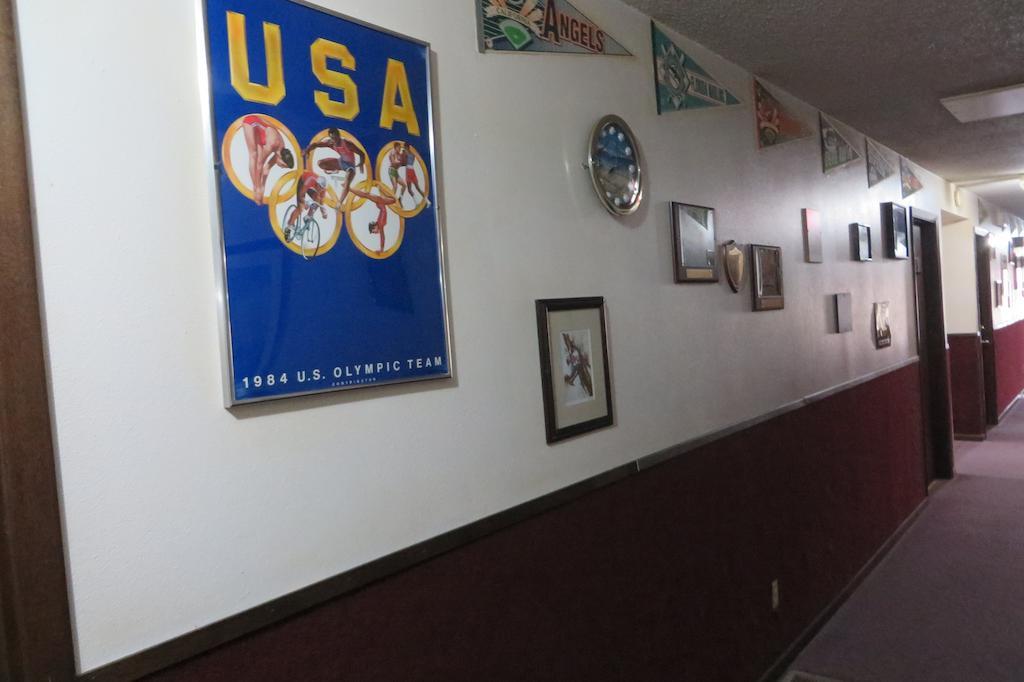Sports Club Motel Wayne Bagian luar foto