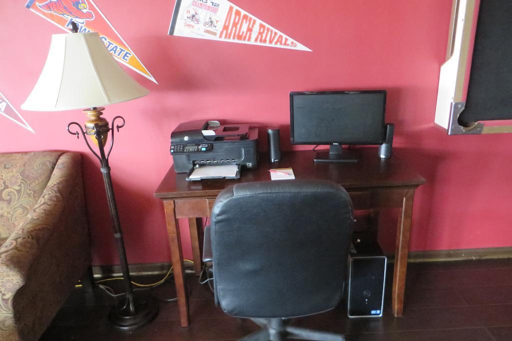Sports Club Motel Wayne Bagian luar foto