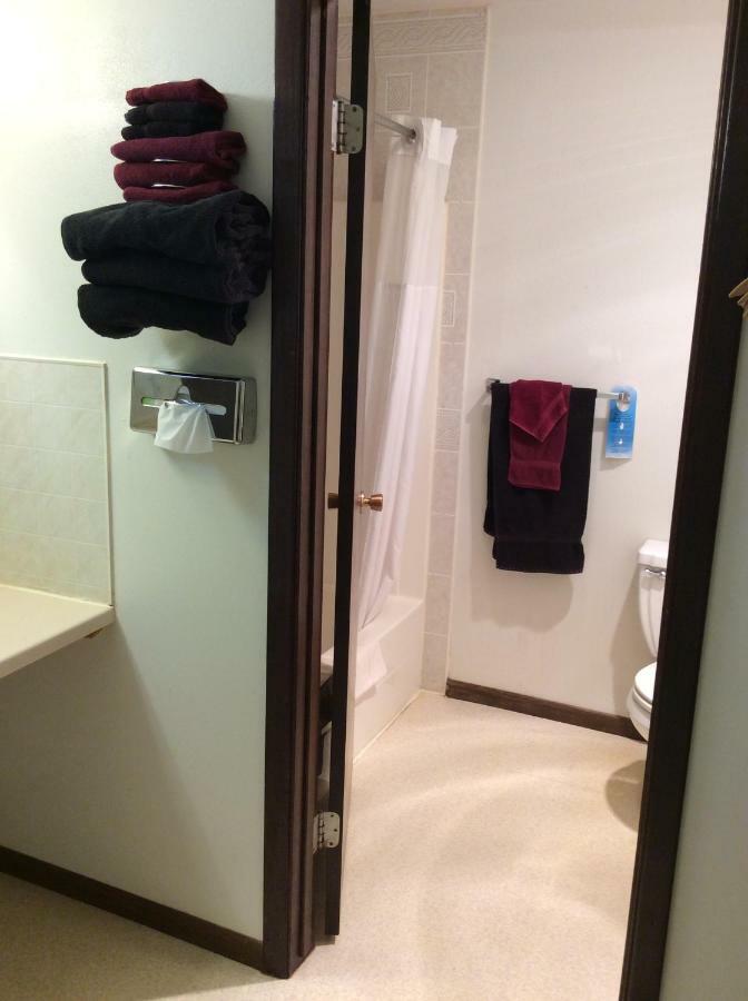 Sports Club Motel Wayne Bagian luar foto