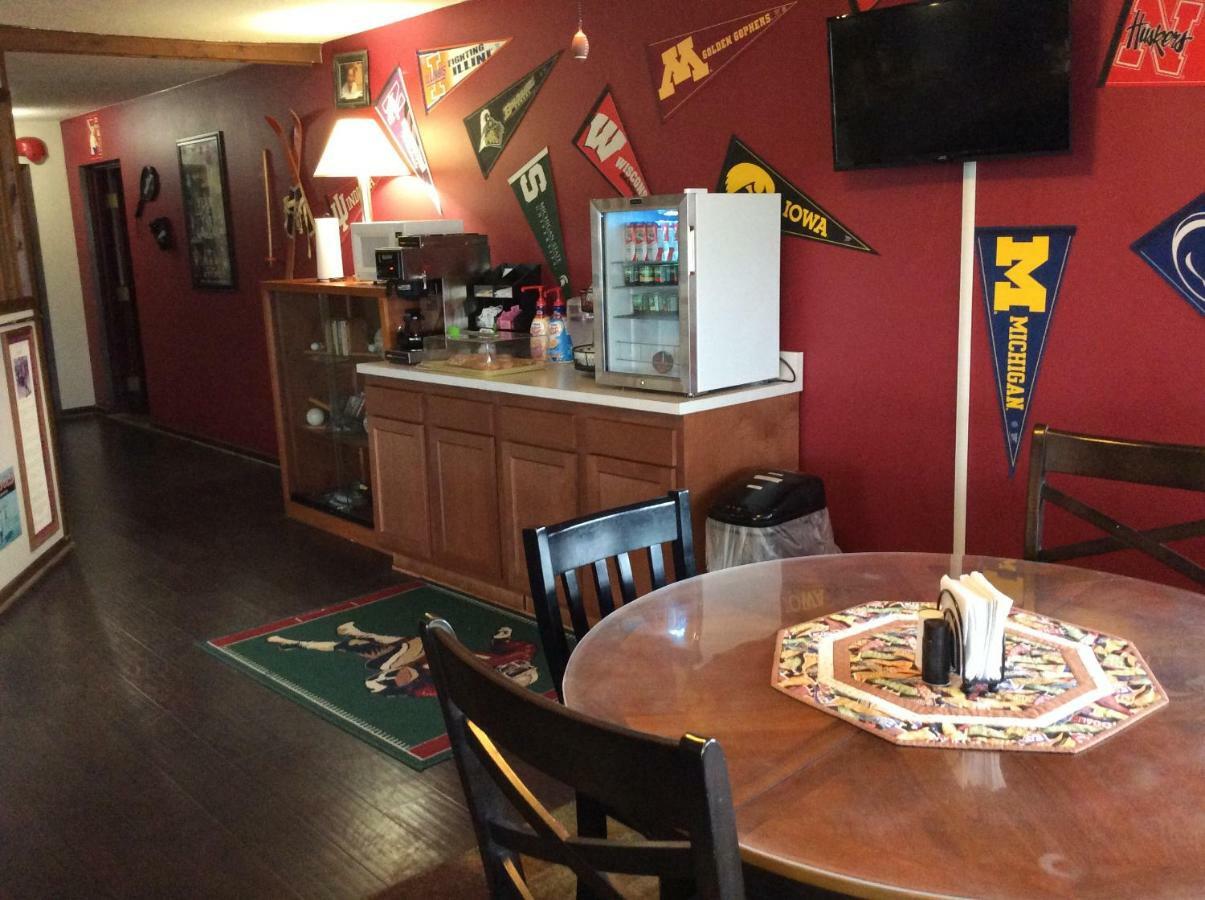 Sports Club Motel Wayne Bagian luar foto