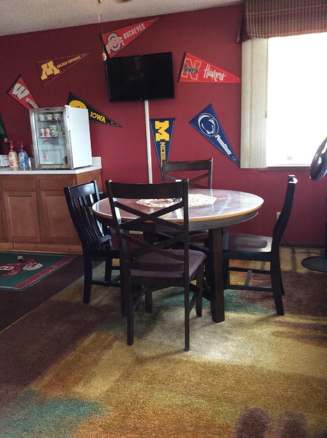Sports Club Motel Wayne Bagian luar foto